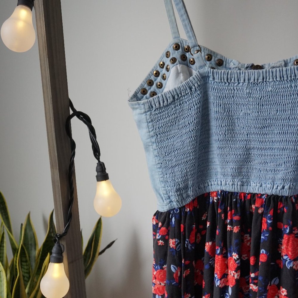 Light dress in jeans and light fabric - Picture 5 of 7